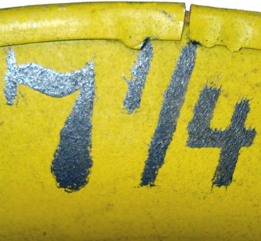 Reprise du marquage de la taille de la coiffe. Reprise du marquage de la taille de la coiffe.