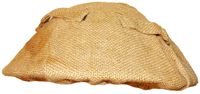 Couvre-casque en toile de jute beige. Couvre-casque en toile de jute beige.