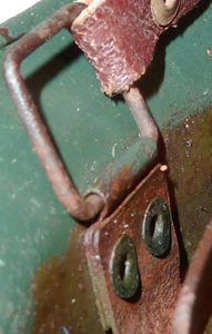 Passant de jugulaire. Passant de jugulaire.