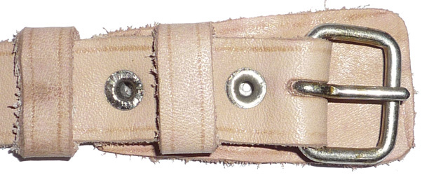 Boucle à ardillon de fixation.