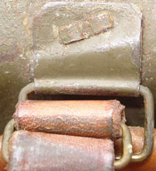 Passant - rivet fendu.