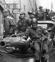 Casque modèle 940/63. Casque modèle 940/63.
