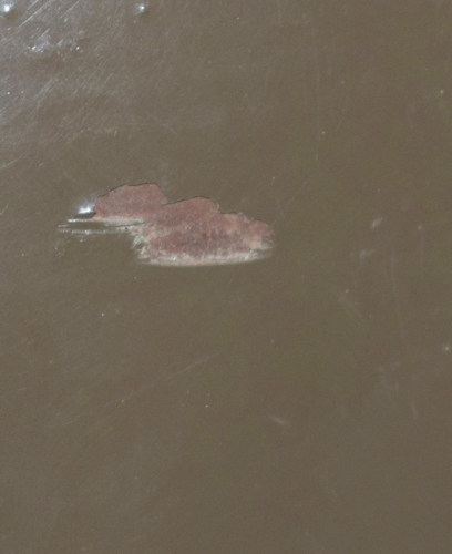 Peinture &eacute;paisse vert kaki satin&eacute;.