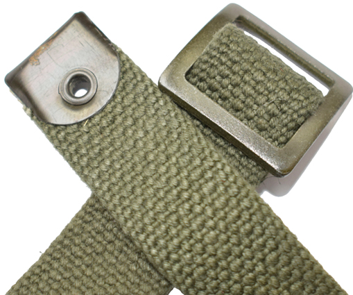 Extr&eacute;mit&eacute;s bande arri&egrave;re, avec boucle de r&eacute;glage.