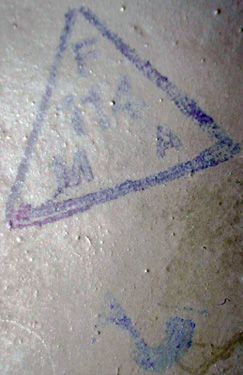 Marquage triangulaire, signification inconnue.