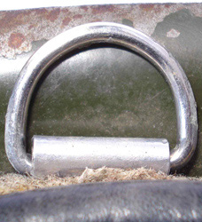 Passant de jugulaire.