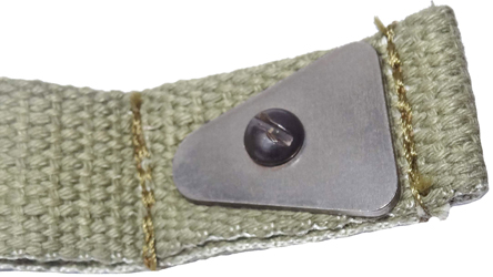 Boucle à double passant de réglage. Avec sa plaque de maintien.