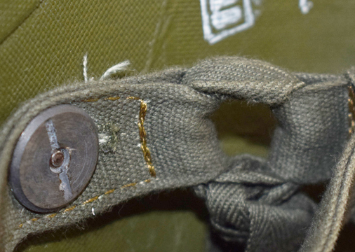 Ruban côté opposé. Ruban côté opposé.