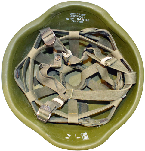 Jugulaire installée. Jugulaire installée.