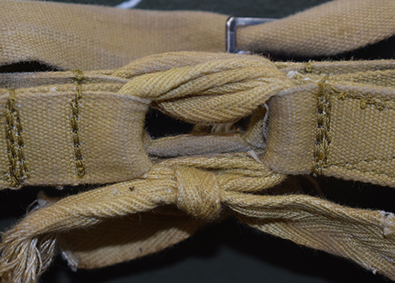 Lacets de réglage du cerclage et du bandeau. Lacets de réglage du cerclage et du bandeau.