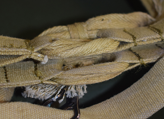 Lacets de réglage du cerclage et du bandeau. Lacets de réglage du cerclage et du bandeau.