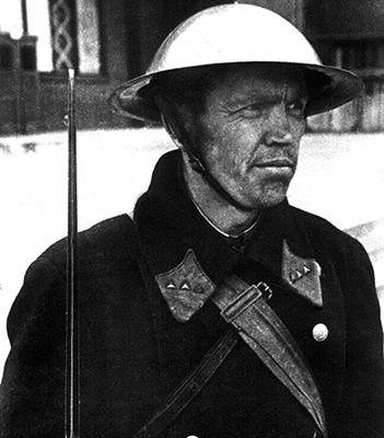 Casque défense anti-aérienne. Casque défense anti-aérienne.