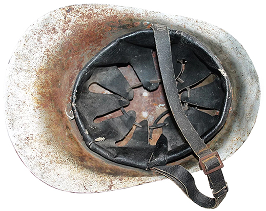 Exemplaire avec aménagement intérieur noir.