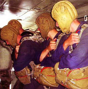 Casque modèle 84. Casque modèle 84.