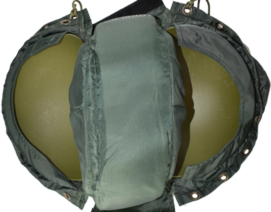 Mise en place des plaques latérales. Mise en place des plaques latérales.