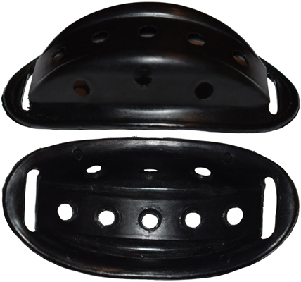 Mentonnière (envers/revers). Mentonnière (envers/revers).