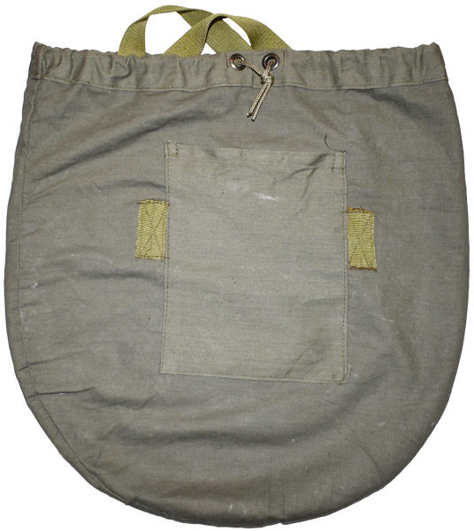 Sac de transport, revers avec compartiment (passeport ou kit de réparation). Sac de transport, revers avec compartiment (passeport ou kit de réparation).