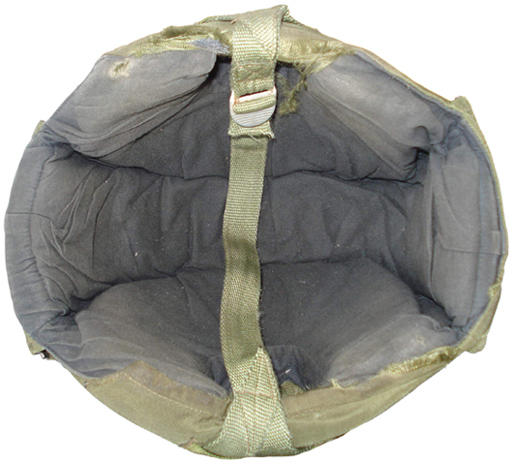 Autre type d'intérieur en toile de coton noir.