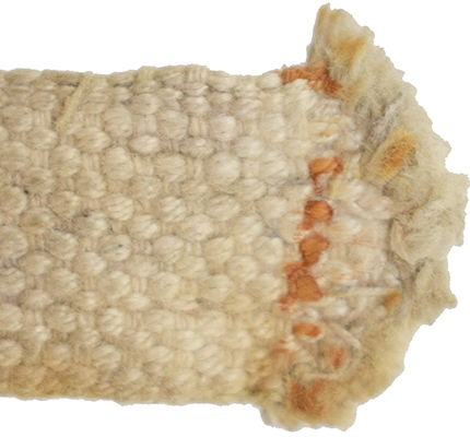 Extrémité renforcée par couture. Extrémité renforcée par couture.