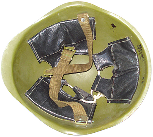 Coiffe d'un exemplaire fabriqué en 1951. Coiffe d'un exemplaire fabriqué en 1951.