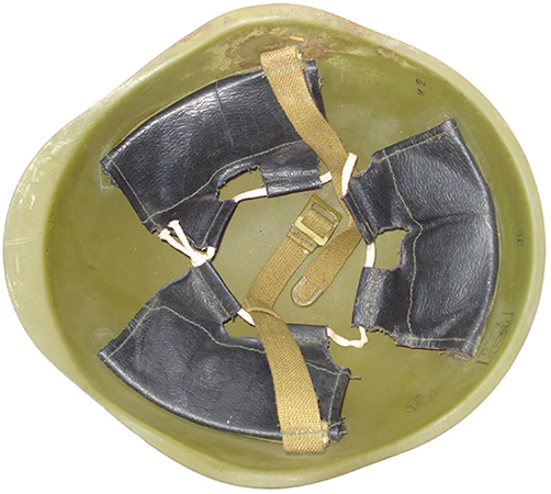 Coiffe d'un exemplaire fabriqué en 1958. Coiffe d'un exemplaire fabriqué en 1958.