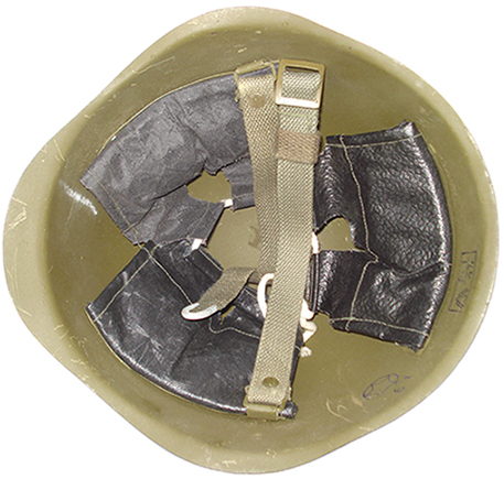 Eléments de coiffe différents dans un casque fabriqué en 1947. Eléments de coiffe différents dans un casque fabriqué en 1947.