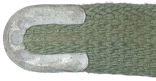 Extrémité renforcée par embout métallique. Extrémité renforcée par embout métallique.