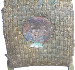 Maintien par attache parisienne doublée d'une rondelle. Maintien par attache parisienne doublée d'une rondelle.