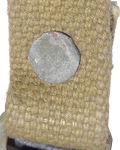 Maintien par attache parisienne doublée d'une rondelle. Maintien par attache parisienne doublée d'une rondelle.