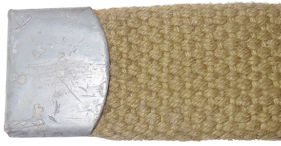 Extrémité renforcée par embout métallique. Extrémité renforcée par embout métallique.