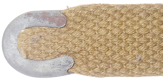 Extrémité renforcée par embout métallique. Extrémité renforcée par embout métallique.