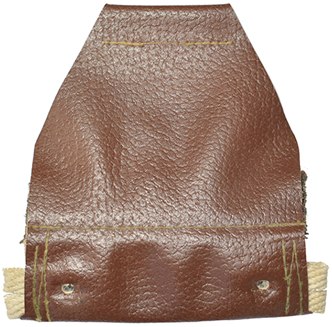 Patte de coiffe fabriqu&eacute;e en simili-cuir.