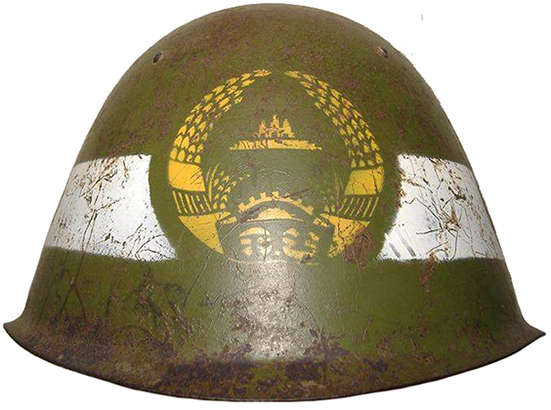 Casque utilisé par l'armée cambodgienne. Casque utilisé par l'armée cambodgienne.