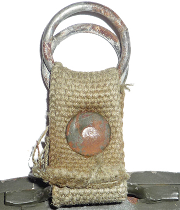 Pontet et patelette de maintien.