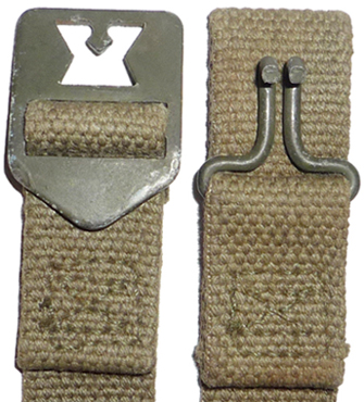 Boucle ajourée et crochet de fermeture.