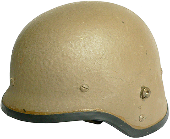 Exemplaire muni de support pour visière pare-coups. Exemplaire muni de support pour visière pare-coups.