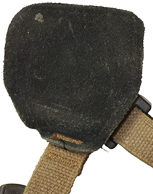 Clip de fermeture avec doublure en cuir. Clip de fermeture avec doublure en cuir.