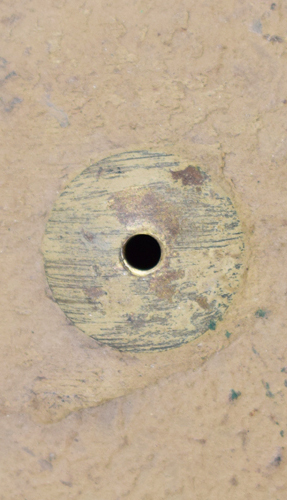 Ecrou peint en extérieur. Ecrou peint en extérieur.