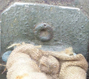 Fourreau - rivet creux. Fourreau - rivet creux.