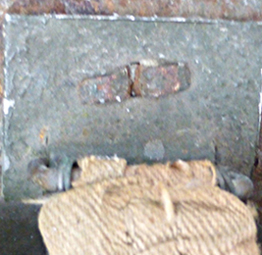 Fourreau - rivet fendu. Fourreau - rivet fendu.