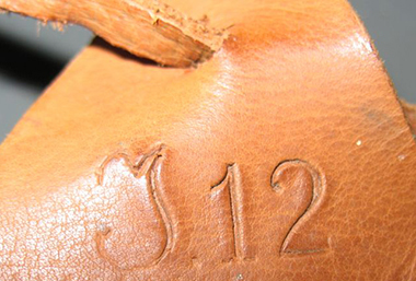 Exemple de marquage estampé sur la surface du cuir. Exemple de marquage estampé sur la surface du cuir.