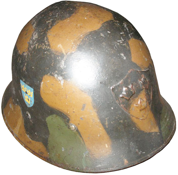 Exemplaire camouflé par peinture pour l'artillerie côtière. Exemplaire camouflé par peinture pour l'artillerie côtière.