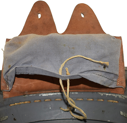 Revers patte de coiffe. Revers patte de coiffe.