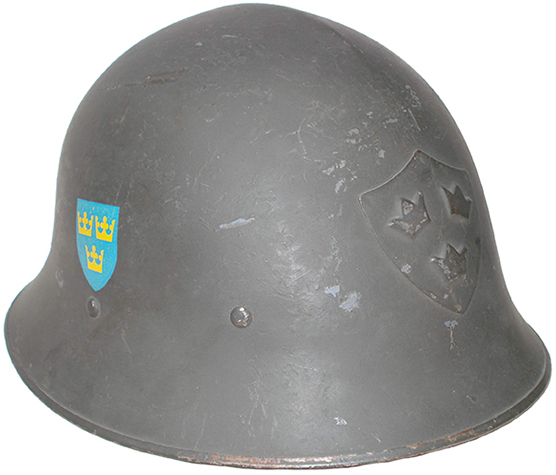 Exemplaire repeint en gris/vert mat. Exemplaire repeint en gris/vert mat.