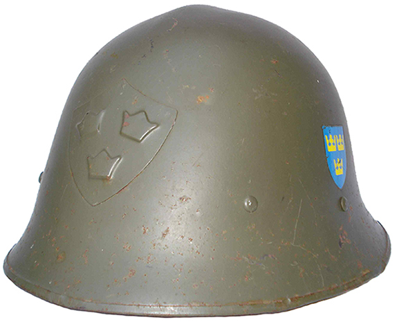 Exemplaire repeint intégralement repeint en vert olive. Exemplaire repeint intégralement repeint en vert olive.