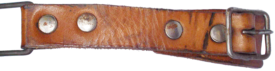 Jugulaire de type modèle 37 montée sur grand pontet. Jugulaire de type modèle 37 montée sur grand pontet.