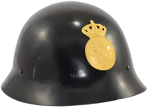 Exemplaire peint en noir pour la police.