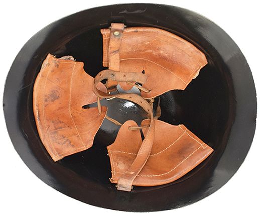 Exemplaire peint en noir pour la police.