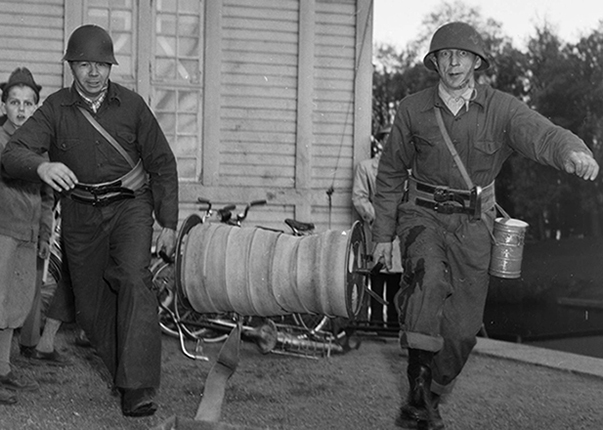 Casque modèle 26 utilisé au sein de la Civilförsvarsstyrelsen.