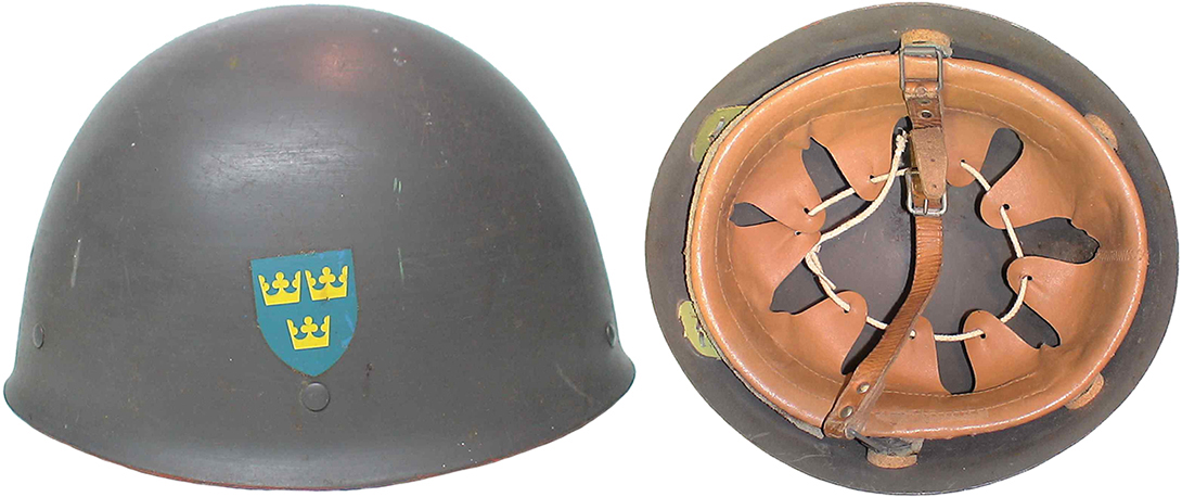 Casque modèle 37 avec coiffe numéro 1 type Hans Römer. Casque modèle 37 avec coiffe numéro 1 type Hans Römer.